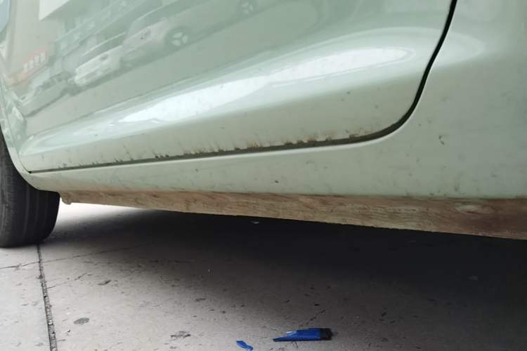 Used CHANGAN NEVO Lumin 2022 155 km – Refreshingly Sweet Edition Left Side Sill