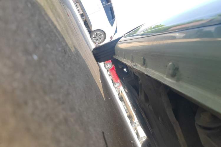 Used CHANGAN NEVO Lumin 2022 155 km – Refreshingly Sweet Edition Left Side Sill