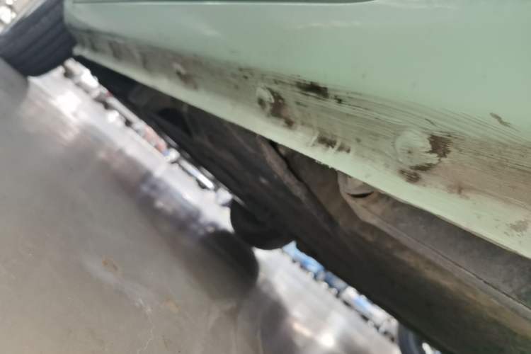 Used CHANGAN NEVO Lumin 2022 155 km – Refreshingly Sweet Edition Left Side Sill