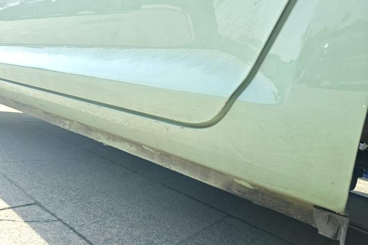 Used CHANGAN NEVO Lumin 2022 155 km – Refreshingly Sweet Edition Left Side Sill