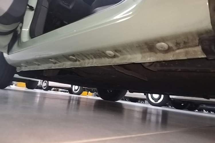 Used CHANGAN NEVO Lumin 2022 210km Sweet Edition Left Side Sill