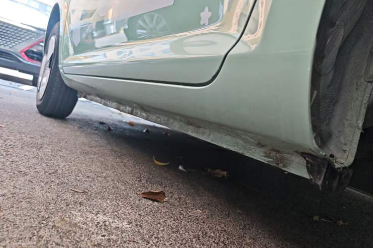 Used CHANGAN NEVO Lumin 2022 155 km – Refreshingly Sweet Edition Left Side Sill