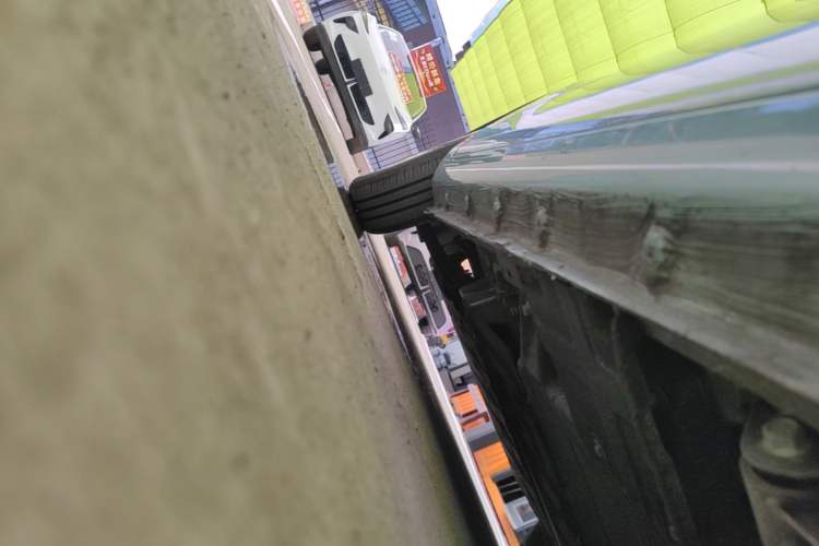 Used CHANGAN NEVO Lumin 2022 155 km – Refreshingly Sweet Edition Left Side Sill