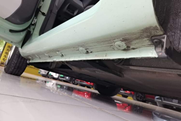 Used CHANGAN NEVO Lumin 2022 155 km – Refreshingly Sweet Edition Left Side Sill