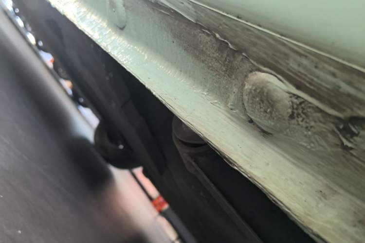 Used CHANGAN NEVO Lumin 2022 155 km – Refreshingly Sweet Edition Left Side Sill