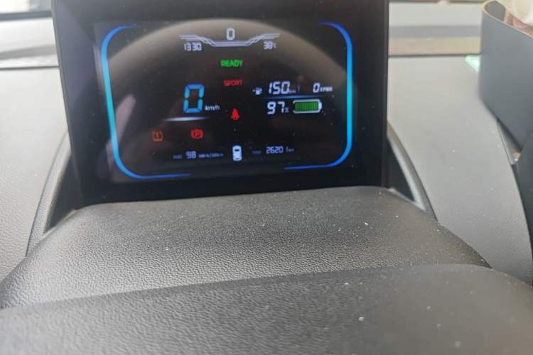 Used CHANGAN NEVO Lumin 2022 155 km – Refreshingly Sweet Edition Odometer Close Up