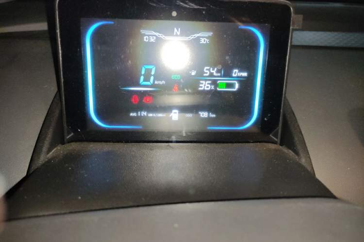 Used CHANGAN NEVO Lumin 2022 155 km – Refreshingly Sweet Edition Odometer Close Up