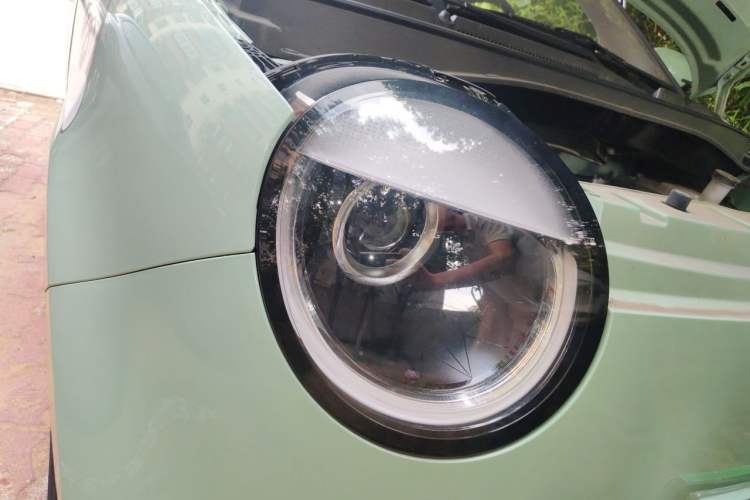 Used CHANGAN NEVO Lumin 2022 155 km – Refreshingly Sweet Edition Right Front Headlight