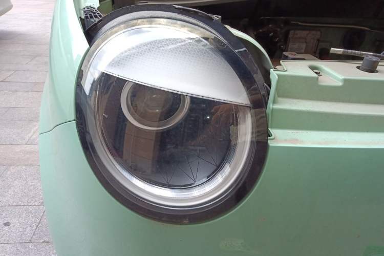 Used CHANGAN NEVO Lumin 2022 155 km – Refreshingly Sweet Edition Right Front Headlight