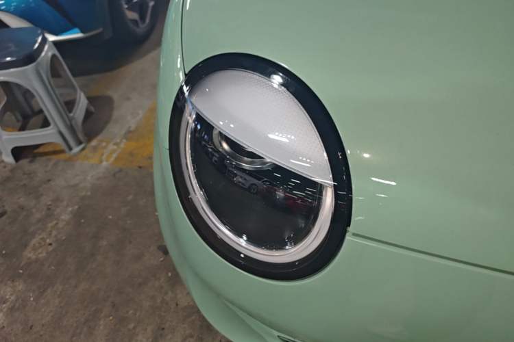 Used CHANGAN NEVO Lumin 2022 155 km – Refreshingly Sweet Edition Right Front Headlight