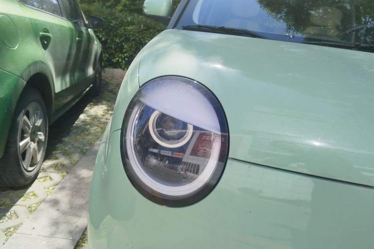 Used CHANGAN NEVO Lumin 2022 155 km – Refreshingly Sweet Edition Right Front Headlight
