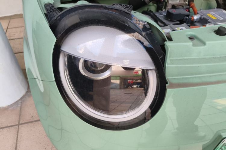 Used CHANGAN NEVO Lumin 2022 155 km – Refreshingly Sweet Edition Right Front Headlight
