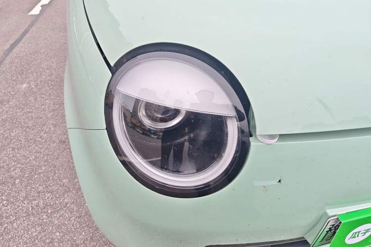 Used CHANGAN NEVO Lumin 2022 155 km – Refreshingly Sweet Edition Right Front Headlight