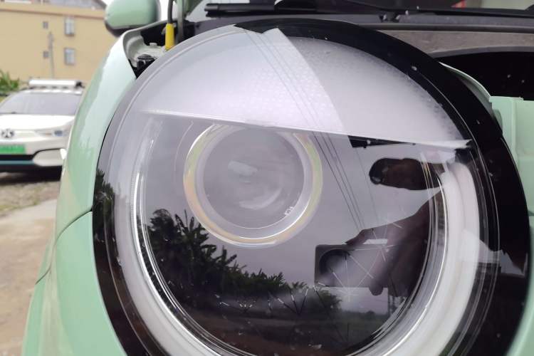 Used CHANGAN NEVO Lumin 2022 155 km – Refreshingly Sweet Edition Right Front Headlight