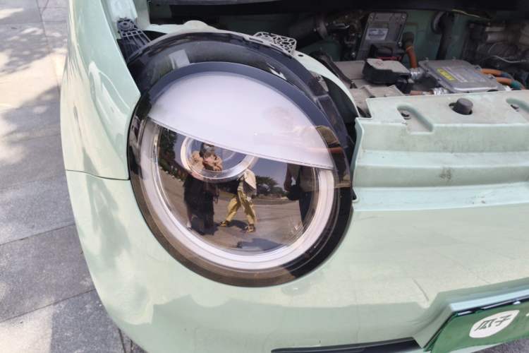 Used CHANGAN NEVO Lumin 2022 155 km – Refreshingly Sweet Edition Right Front Headlight