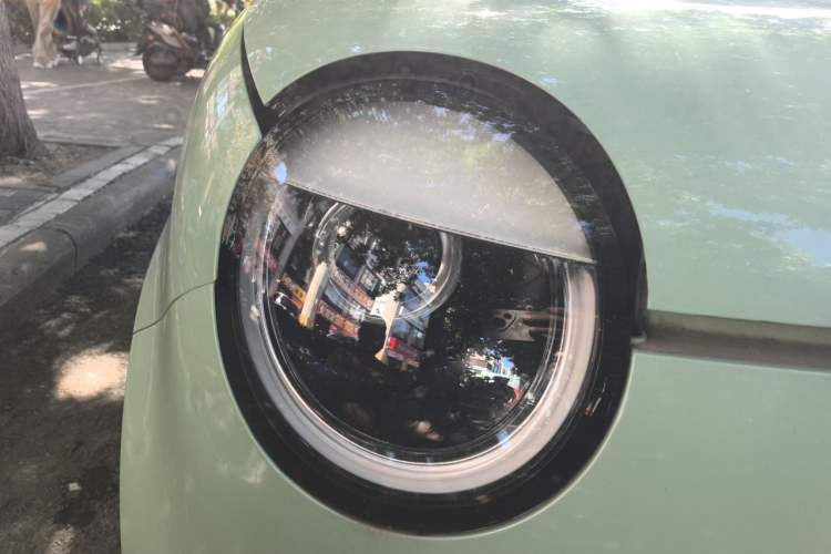 Used CHANGAN NEVO Lumin 2022 155 km – Refreshingly Sweet Edition Right Front Headlight