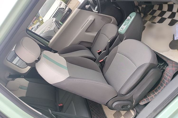 Used CHANGAN NEVO Lumin 2022 155 km – Refreshingly Sweet Edition Right Front Seat