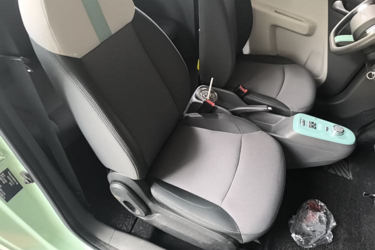 Used CHANGAN NEVO Lumin 2022 155 km – Refreshingly Sweet Edition Right Front Seat