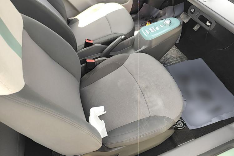Used CHANGAN NEVO Lumin 2022 155 km – Refreshingly Sweet Edition Right Front Seat