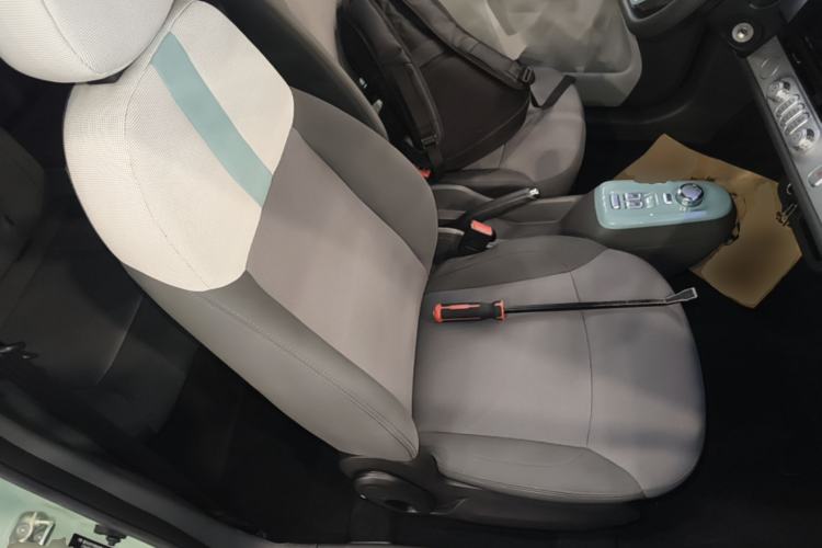 Used CHANGAN NEVO Lumin 2022 155 km – Refreshingly Sweet Edition Right Front Seat