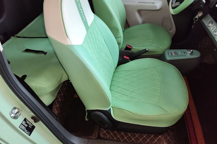 Used CHANGAN NEVO Lumin 2022 155 km – Refreshingly Sweet Edition Right Front Seat