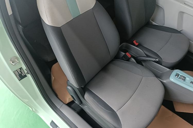 Used CHANGAN NEVO Lumin 2022 155 km – Refreshingly Sweet Edition Right Front Seat