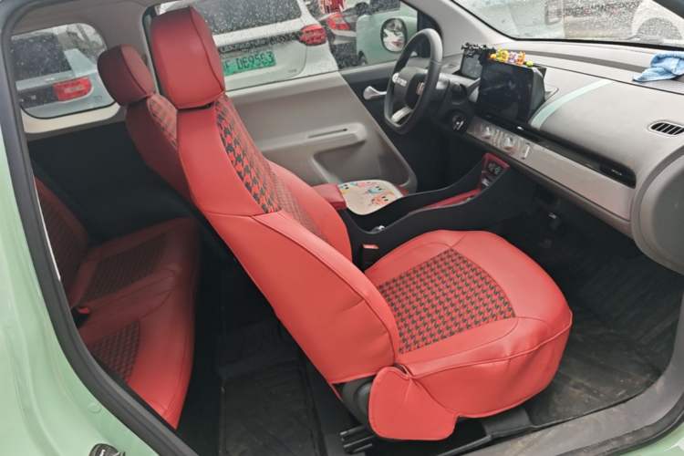 Used CHANGAN NEVO Lumin 2022 155 km – Refreshingly Sweet Edition Right Front Seat