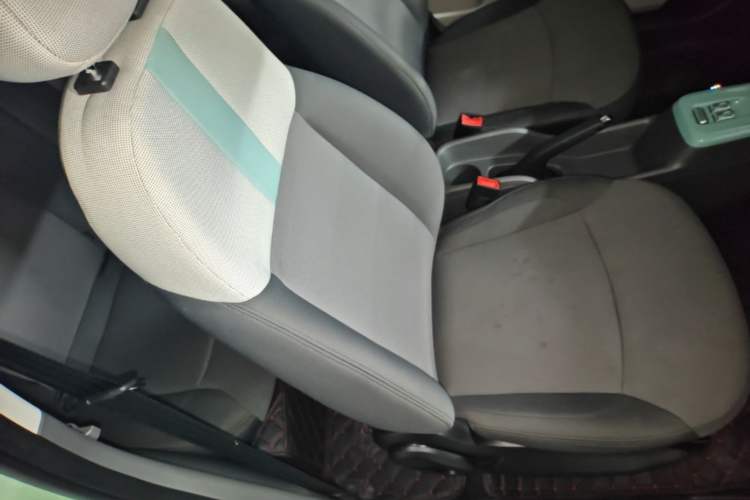 Used CHANGAN NEVO Lumin 2022 155 km – Refreshingly Sweet Edition Right Front Seat