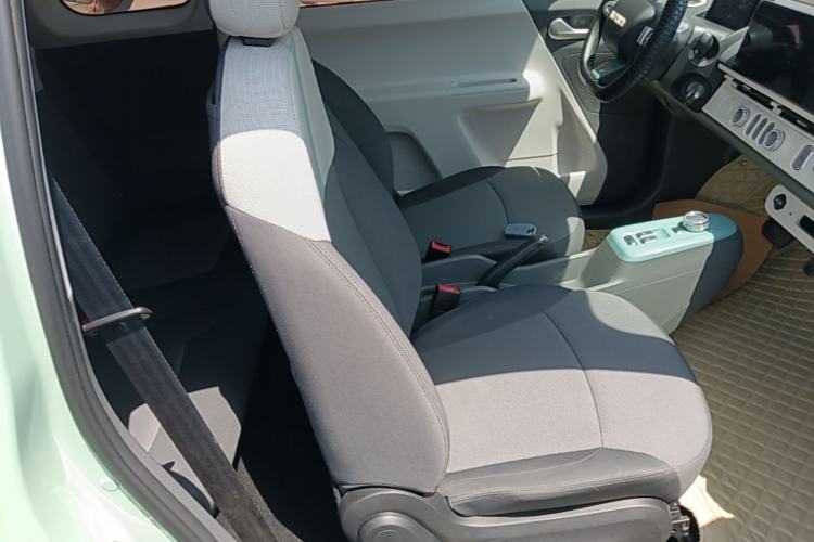 Used CHANGAN NEVO Lumin 2022 155 km – Refreshingly Sweet Edition Right Front Seat