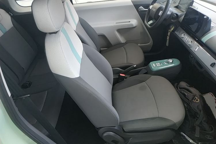 Used CHANGAN NEVO Lumin 2022 155 km – Refreshingly Sweet Edition Right Front Seat