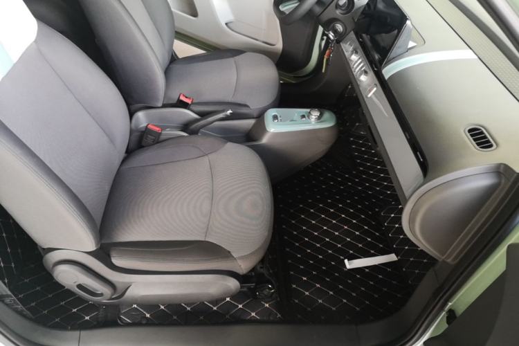 Used CHANGAN NEVO Lumin 2022 155 km – Refreshingly Sweet Edition Right Front Seat