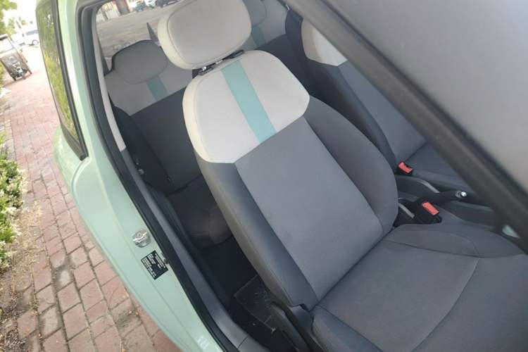 Used CHANGAN NEVO Lumin 2022 155 km – Refreshingly Sweet Edition Right Front Seat