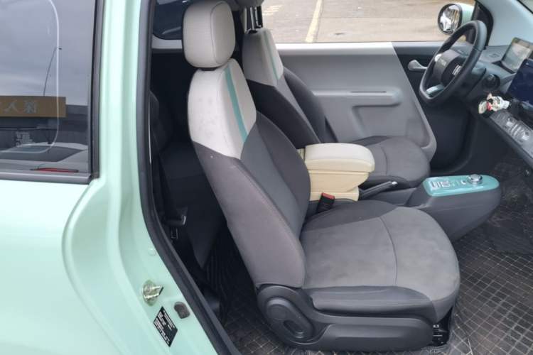 Used CHANGAN NEVO Lumin 2022 155 km – Refreshingly Sweet Edition Right Front Seat