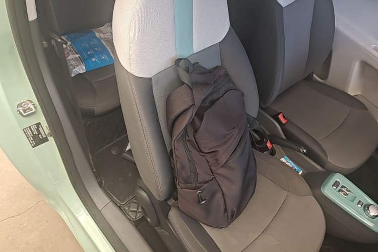 Used CHANGAN NEVO Lumin 2022 155 km – Refreshingly Sweet Edition Right Front Seat
