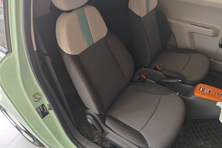 Used CHANGAN NEVO Lumin 2022 155 km – Refreshingly Sweet Edition Right Front Seat