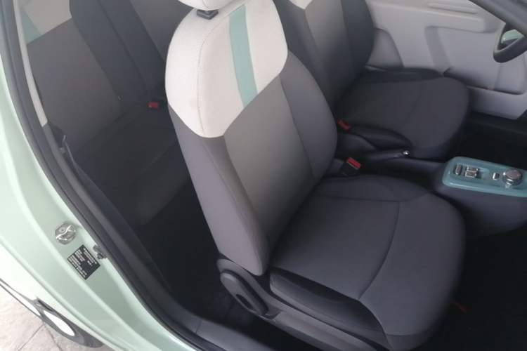 Used CHANGAN NEVO Lumin 2022 155 km – Refreshingly Sweet Edition Right Front Seat