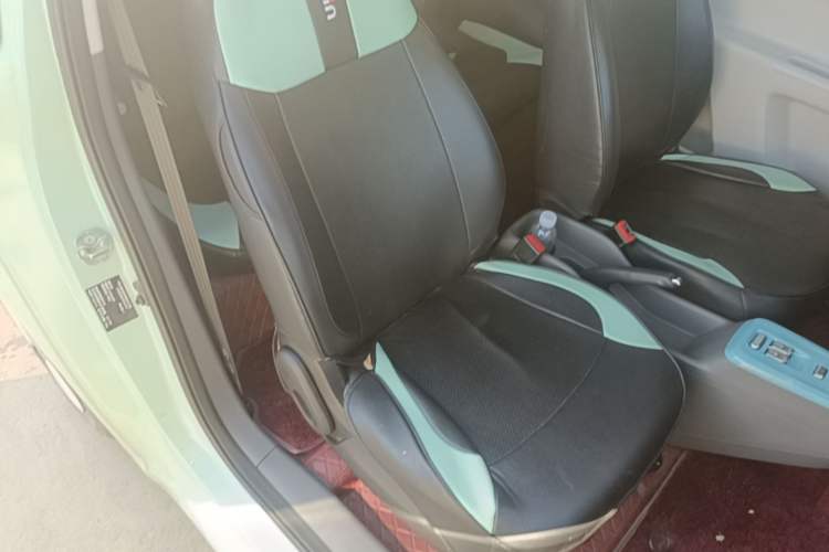 Used CHANGAN NEVO Lumin 2022 155 km – Refreshingly Sweet Edition Right Front Seat