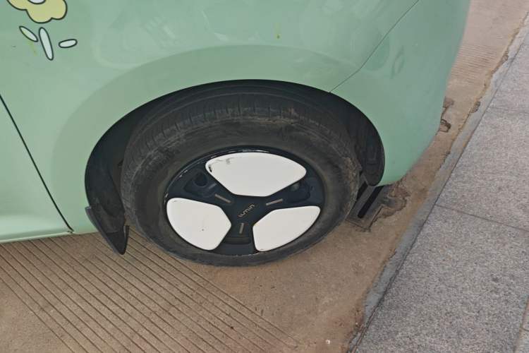 Used CHANGAN NEVO Lumin 2022 155 km – Refreshingly Sweet Edition Right Front Wheel Hub
