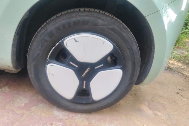 Used CHANGAN NEVO Lumin 2022 155 km – Refreshingly Sweet Edition Right Front Wheel Hub