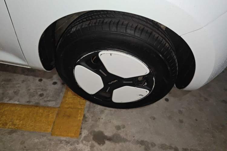 Used CHANGAN NEVO Lumin 2022 155 km – Refreshingly Sweet Edition Right Front Wheel Hub