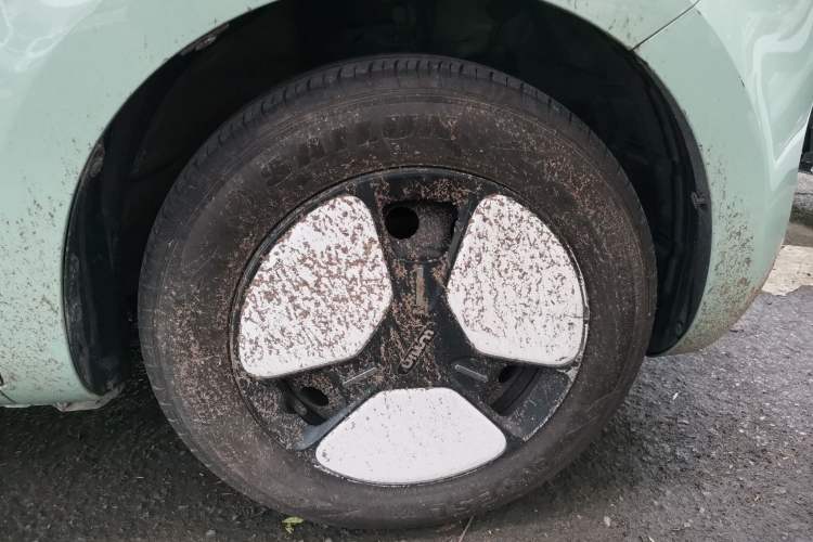 Used CHANGAN NEVO Lumin 2022 155 km – Refreshingly Sweet Edition Right Front Wheel Hub