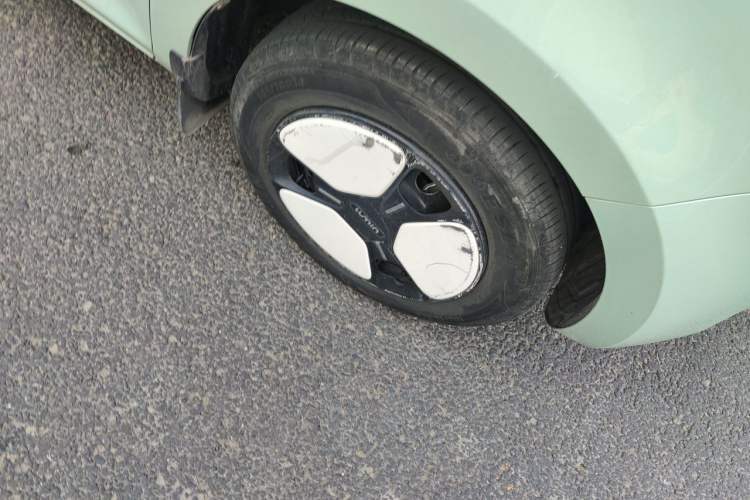 Used CHANGAN NEVO Lumin 2022 210km Sweet Edition Right Front Wheel Hub