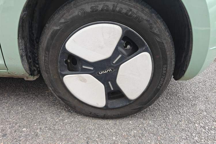Used CHANGAN NEVO Lumin 2022 155 km – Refreshingly Sweet Edition Right Front Wheel Hub