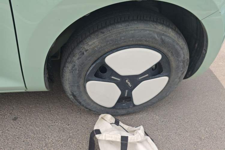 Used CHANGAN NEVO Lumin 2022 210km Sweet Edition Right Front Wheel Hub
