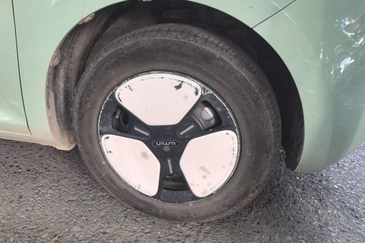 Used CHANGAN NEVO Lumin 2022 155 km – Refreshingly Sweet Edition Right Front Wheel Hub