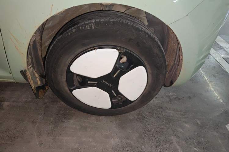 Used CHANGAN NEVO Lumin 2022 155 km – Refreshingly Sweet Edition Right Front Wheel Hub