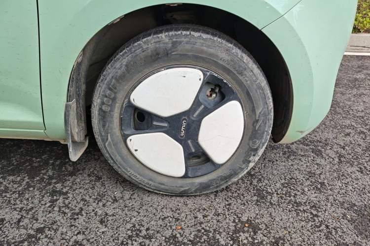 Used CHANGAN NEVO Lumin 2022 155 km – Refreshingly Sweet Edition Right Front Wheel Hub
