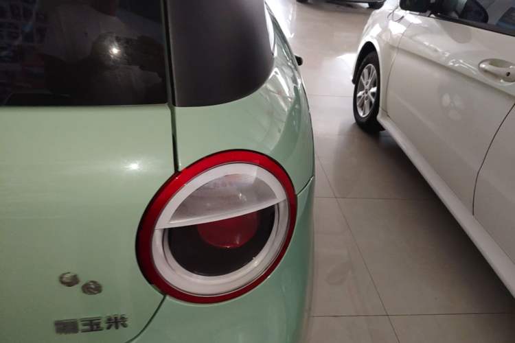 Used CHANGAN NEVO Lumin 2022 155 km – Refreshingly Sweet Edition Right Rear Taillight