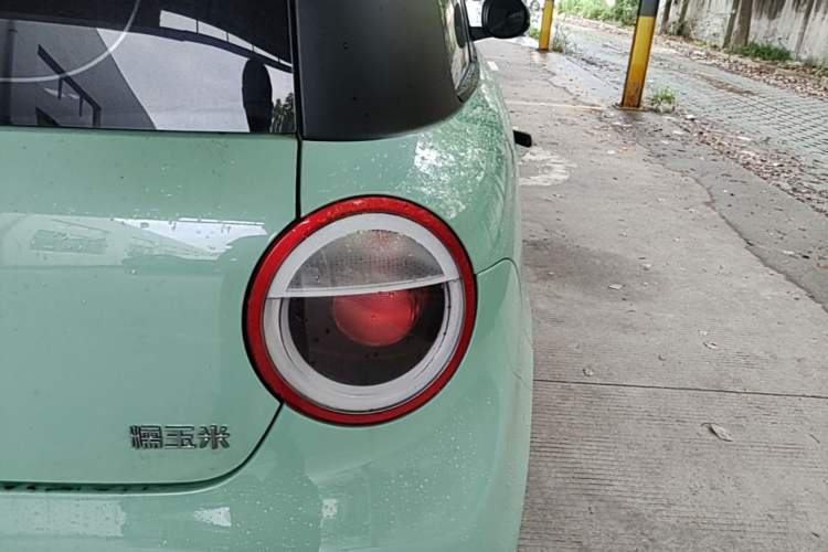 Used CHANGAN NEVO Lumin 2022 155 km – Refreshingly Sweet Edition Right Rear Taillight