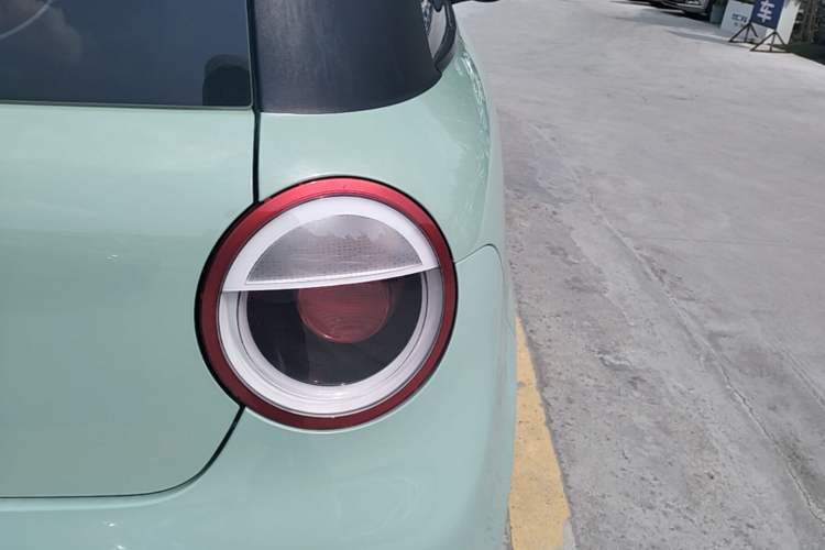 Used CHANGAN NEVO Lumin 2022 155 km – Refreshingly Sweet Edition Right Rear Taillight